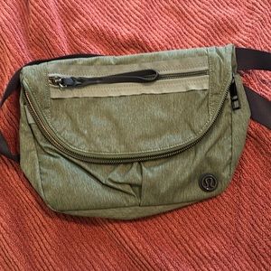 Lululemon 5L Festival bag